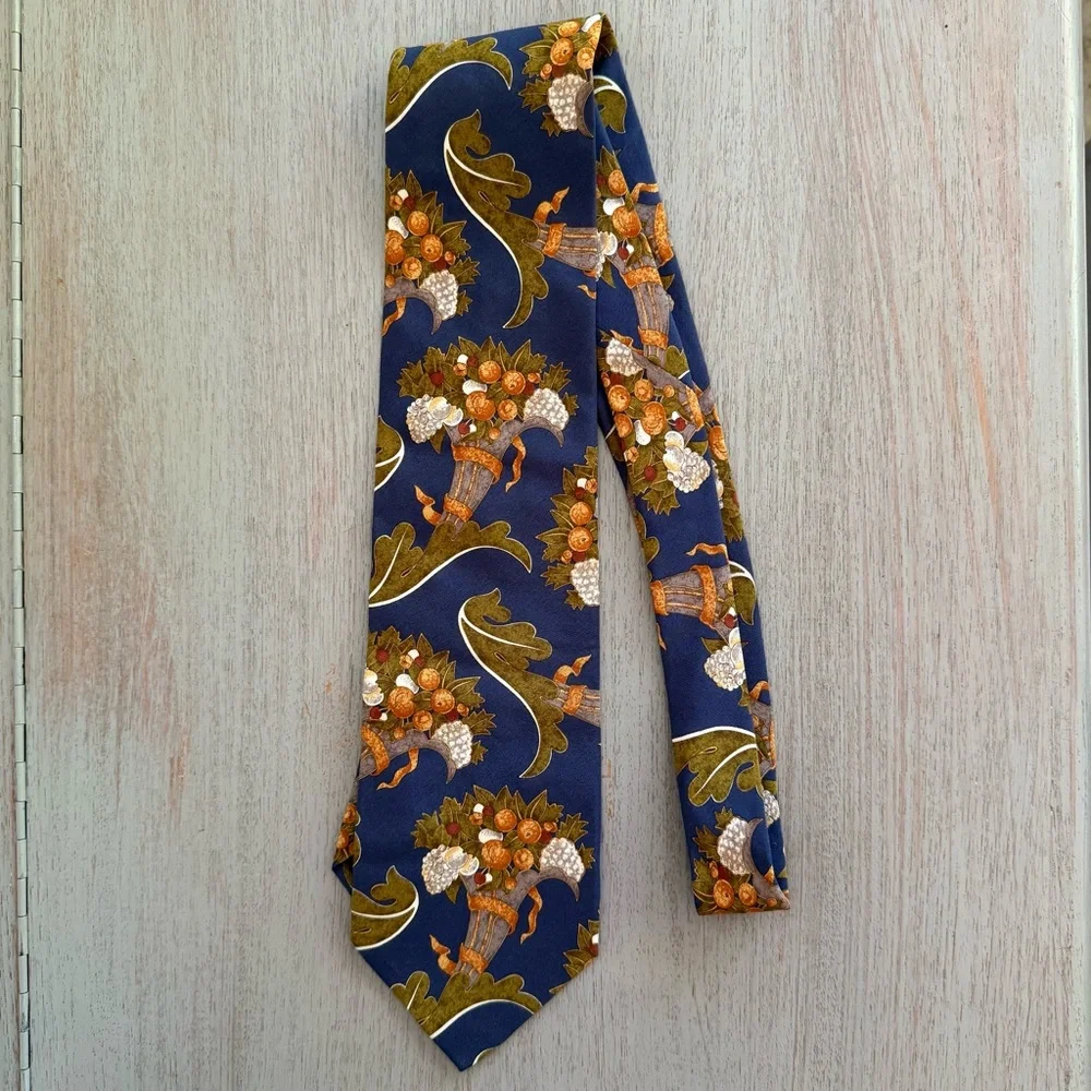 Valentino Cravatte Italy Fall RARE Cornucopia Luxury 100% Silk Tie Art Nouveau - Picture 4 of 9